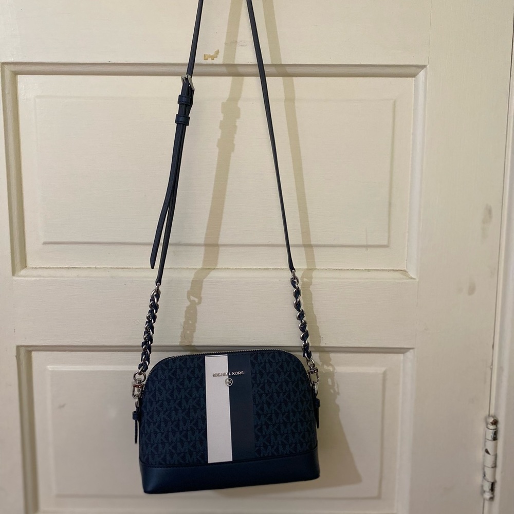Sold Michael KORS Jet Set Travel Dome Crossbody Signature MK Bag NWT - Picture 10 of 10